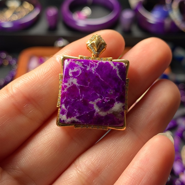 苏纪石（舒俱来）吊坠18K金镶嵌