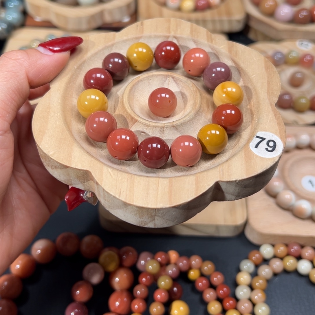 *****石英质玉未镶嵌手链46