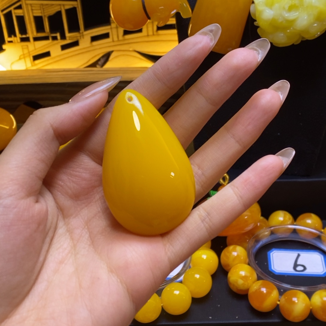 冰***荷非金属全品无暇鸡油黄水滴