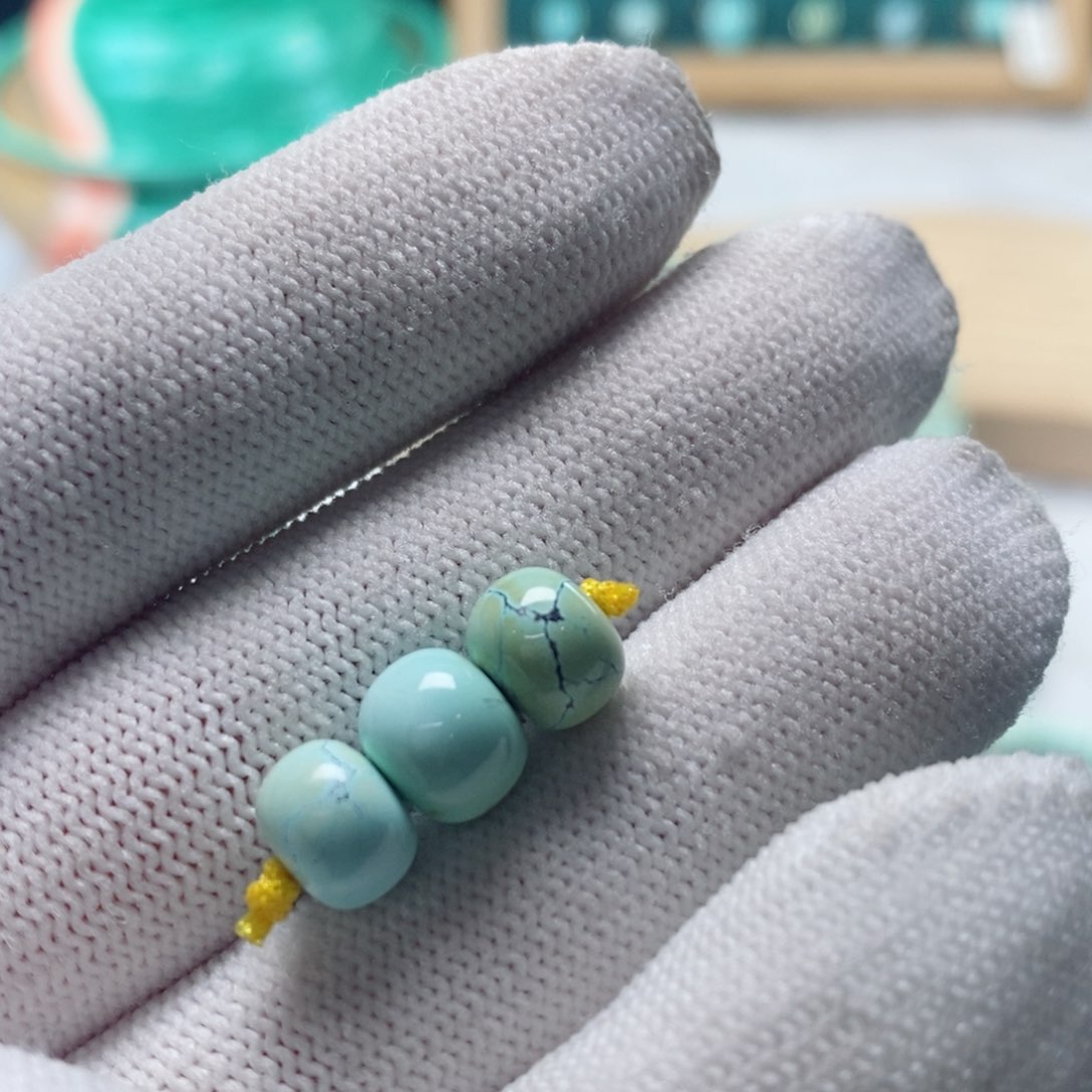 绿松石颈饰未镶嵌