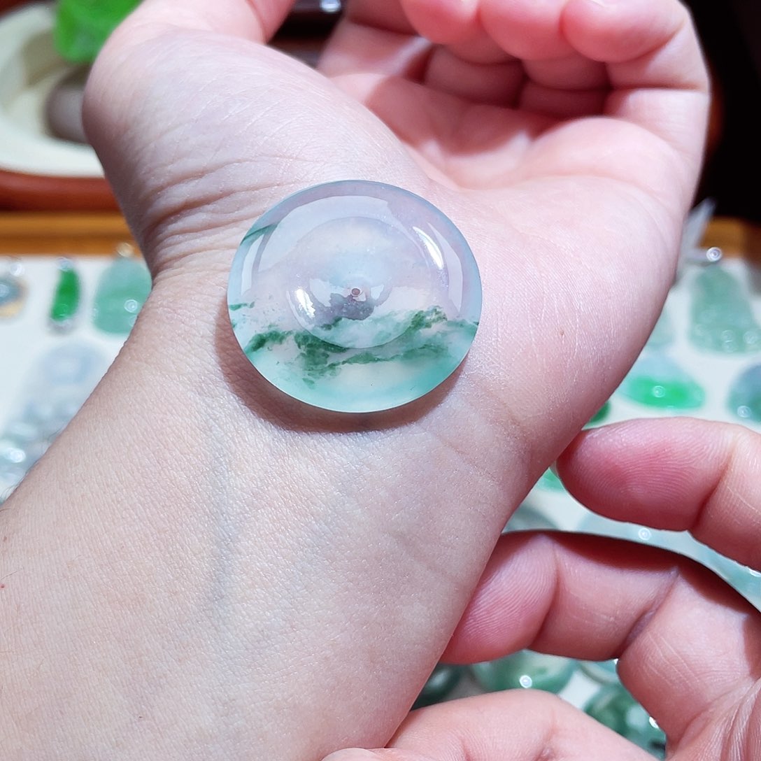 翡翠颈饰未镶嵌平安扣