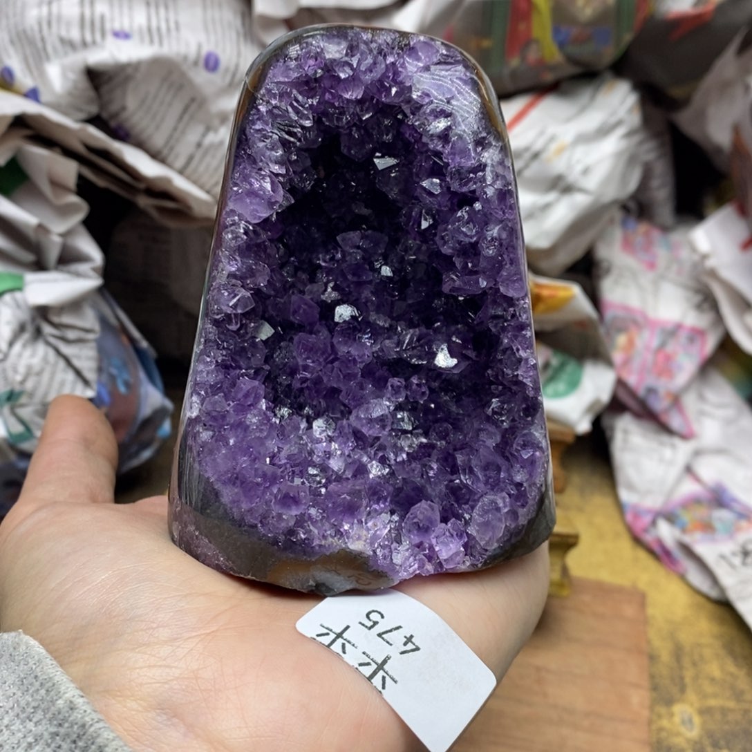 紫晶乌拉圭未镶嵌