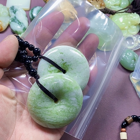 合金蛇纹石玉颈饰