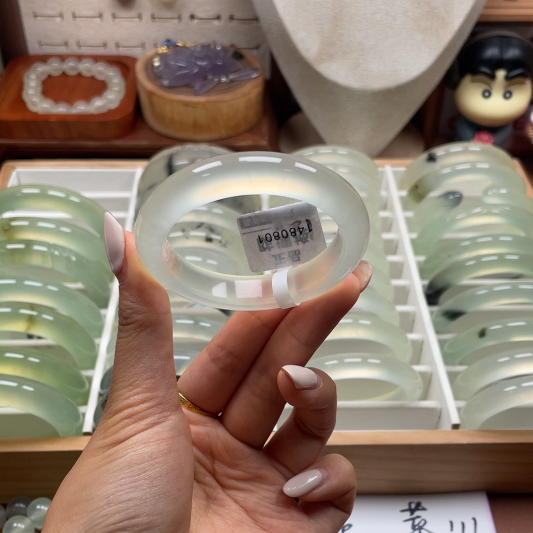 未镶嵌蛇纹石玉手链