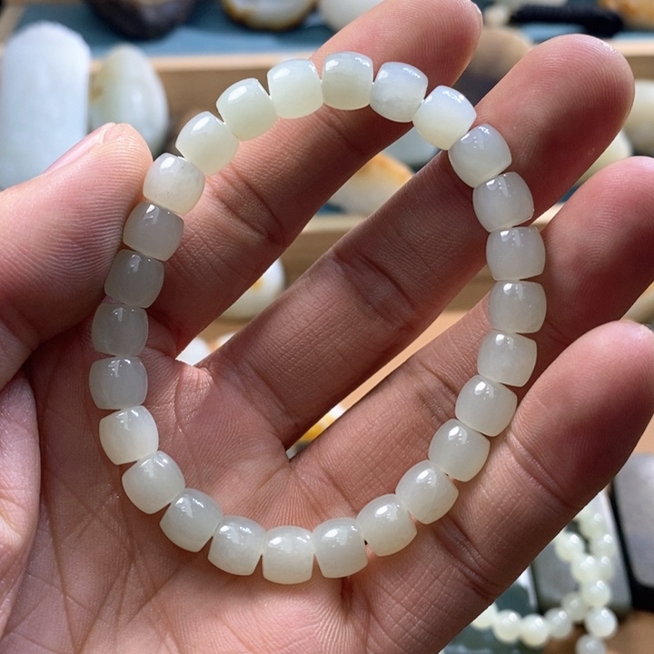 和田玉（糖玉）车挂未镶嵌西**夜