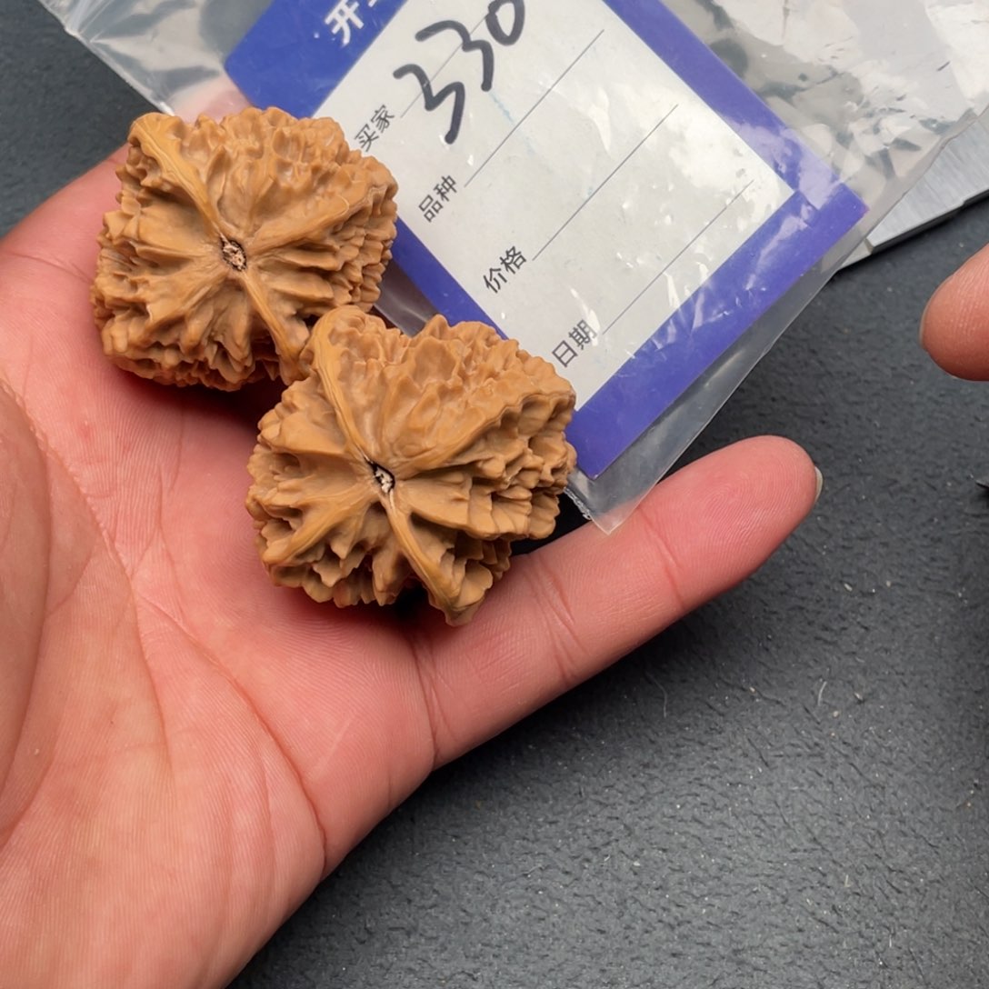 核桃把件46帝王，330号