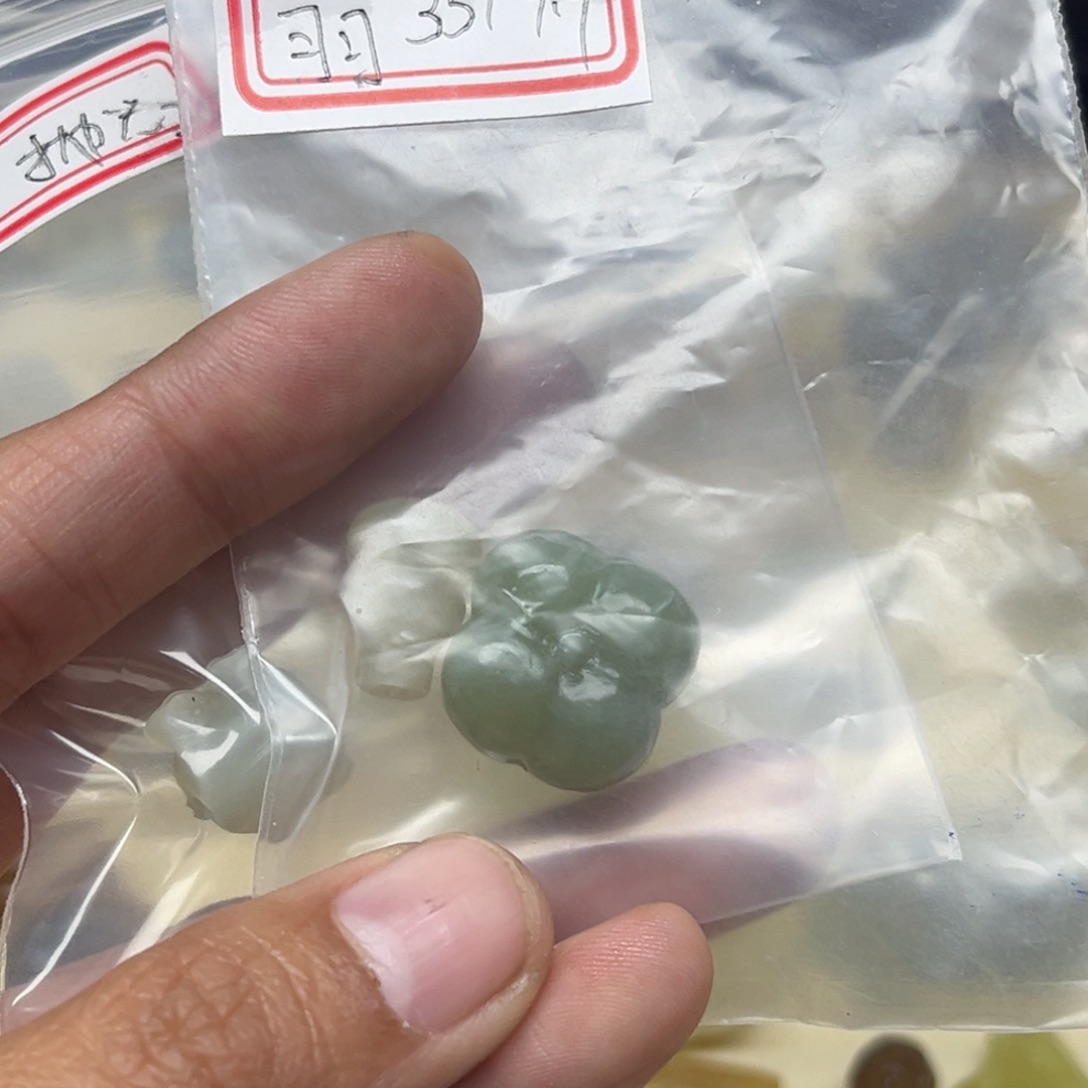 羽***霏和田玉未镶嵌珠宝半成品