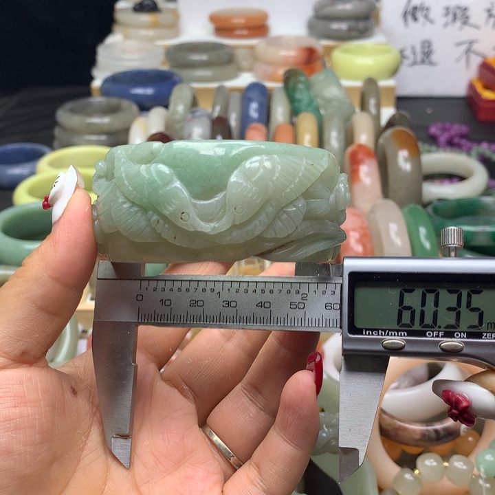 石英质玉手镯未镶嵌