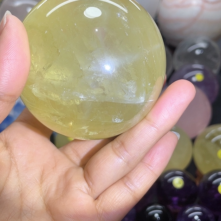 水晶水晶球黄卡7.4，50号未镶嵌