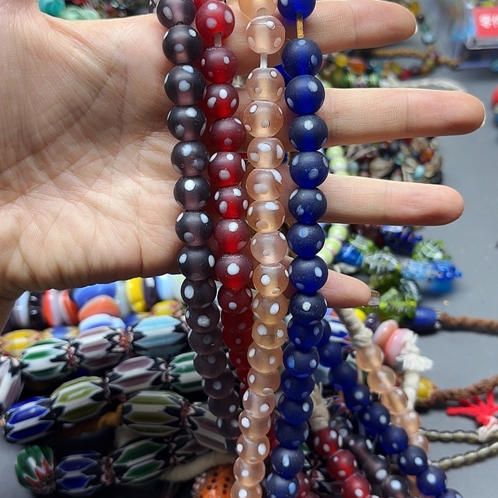 琉璃颈饰琉璃琉璃一条，喊我选颜色