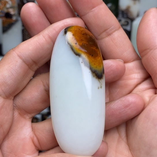 和田玉颈饰未镶嵌豆**妈