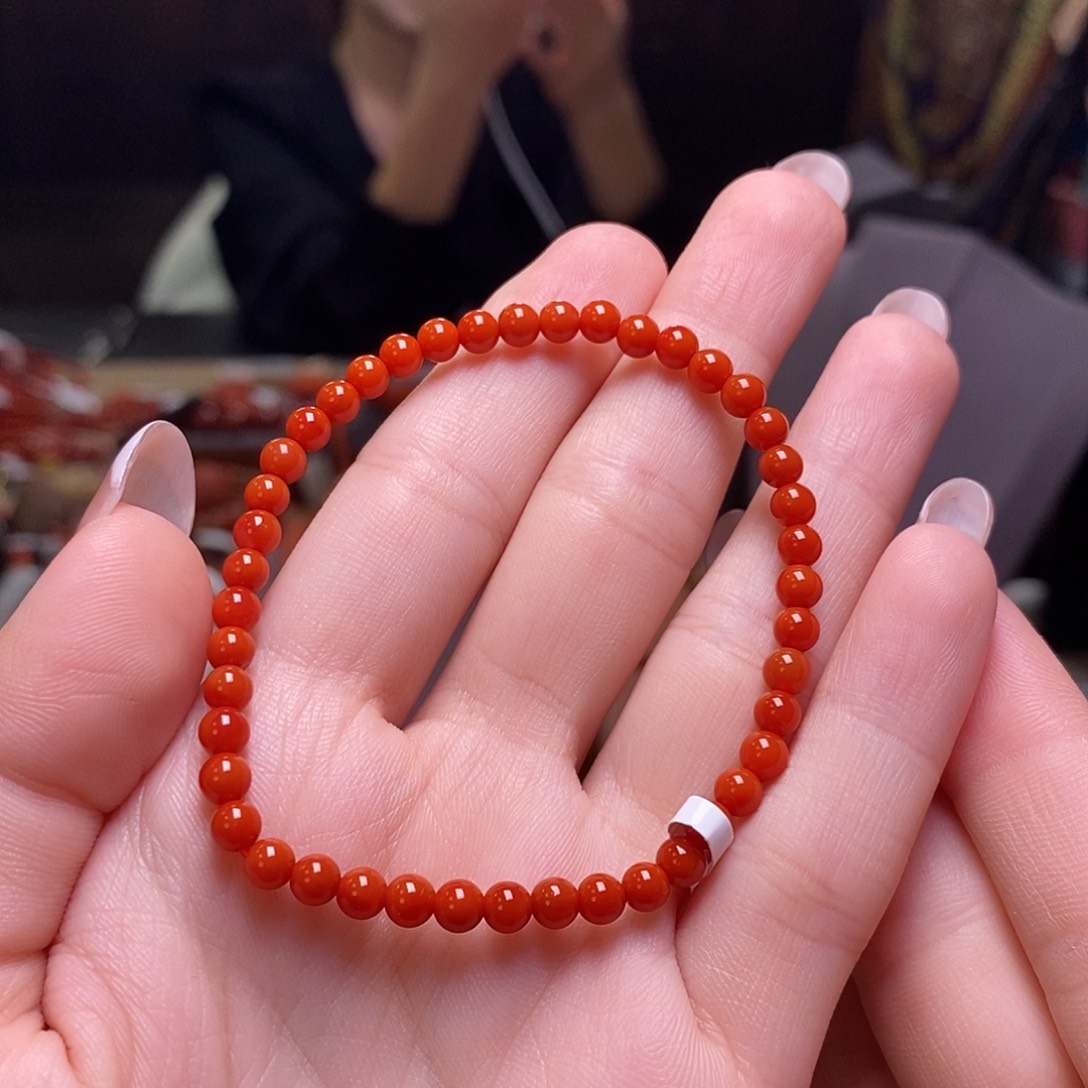 南红玛瑙手串未镶嵌4mm