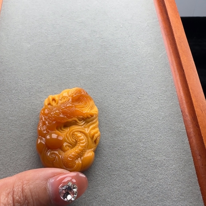 石英质玉未镶嵌颈饰