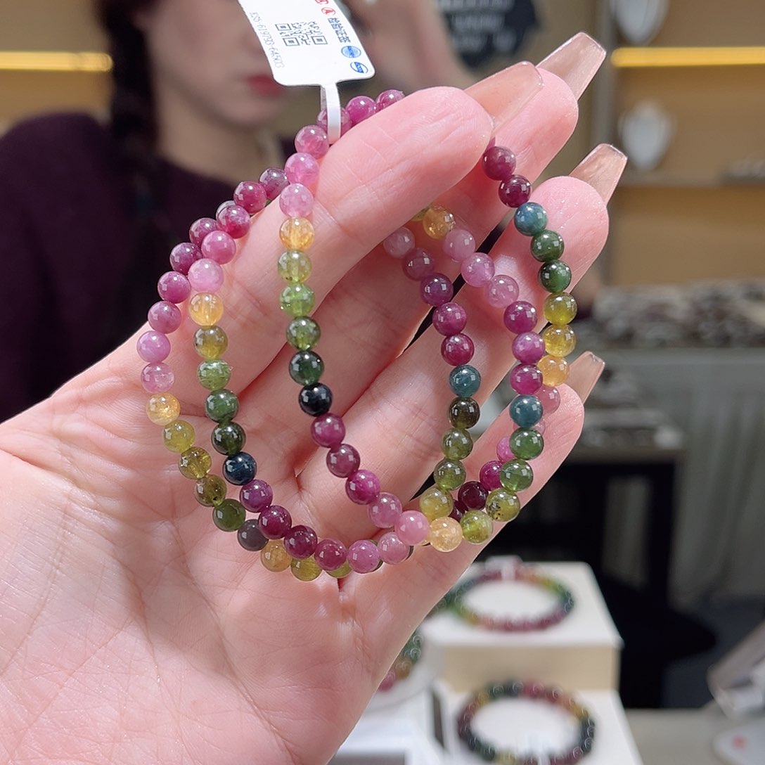 碧玺多样性发一件未镶嵌