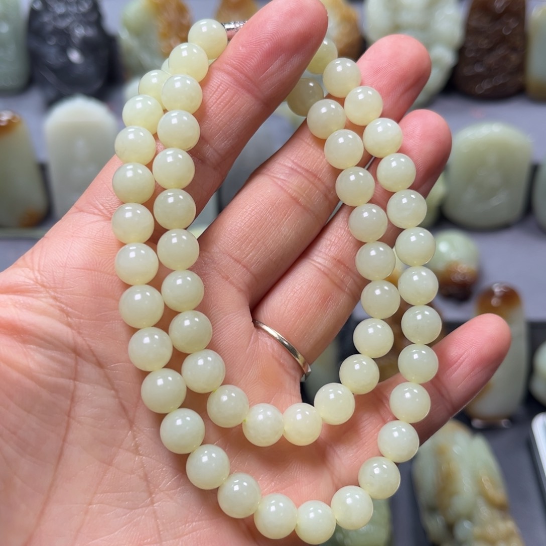 和田玉颈饰未镶嵌