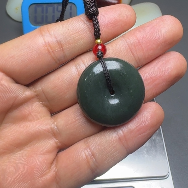 恭***乐和田玉（糖玉）未镶嵌颈饰
