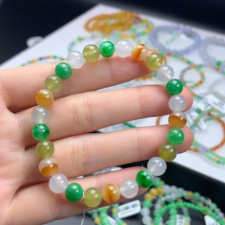 翡翠手镯未镶嵌卡