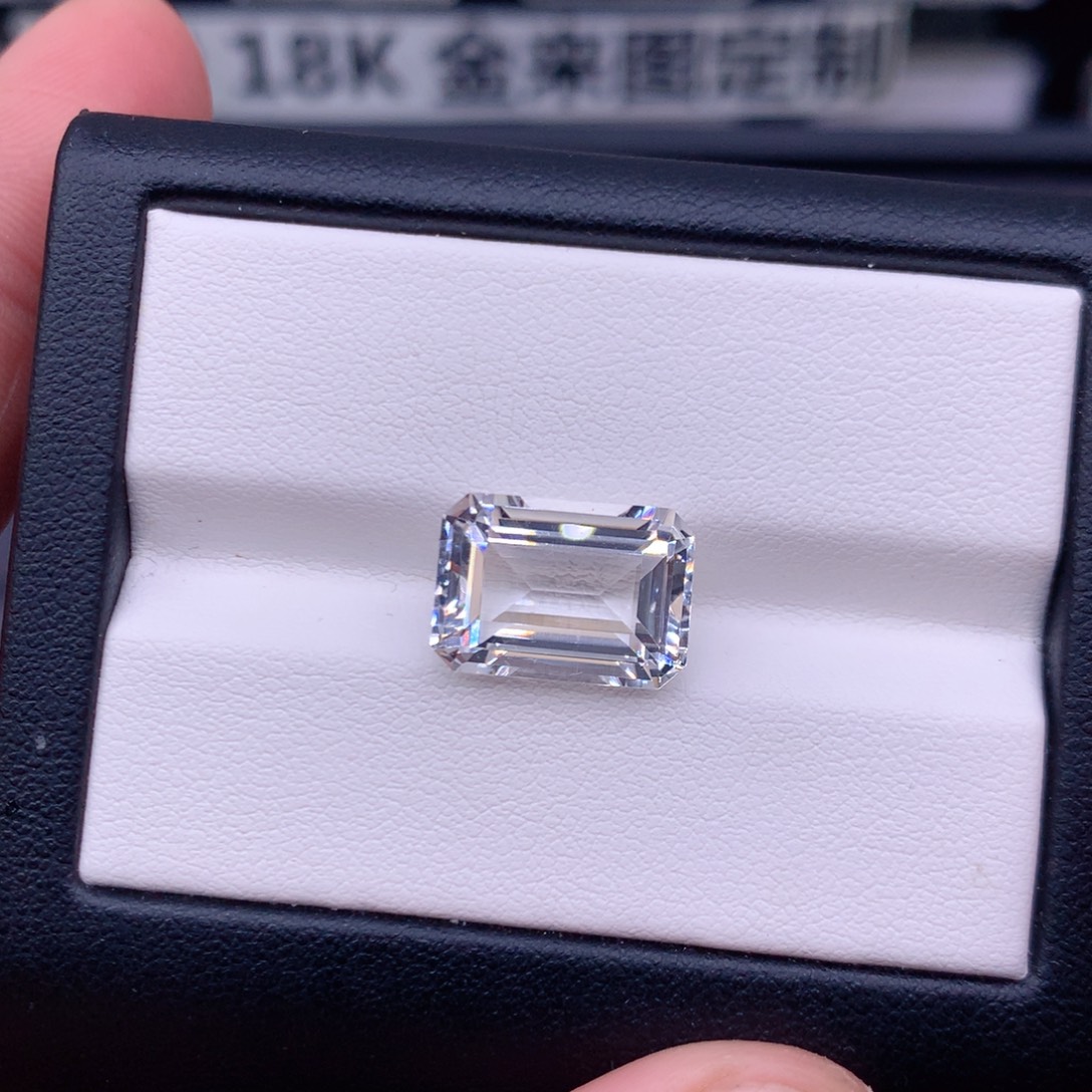 托帕石裸石9.39克拉白色