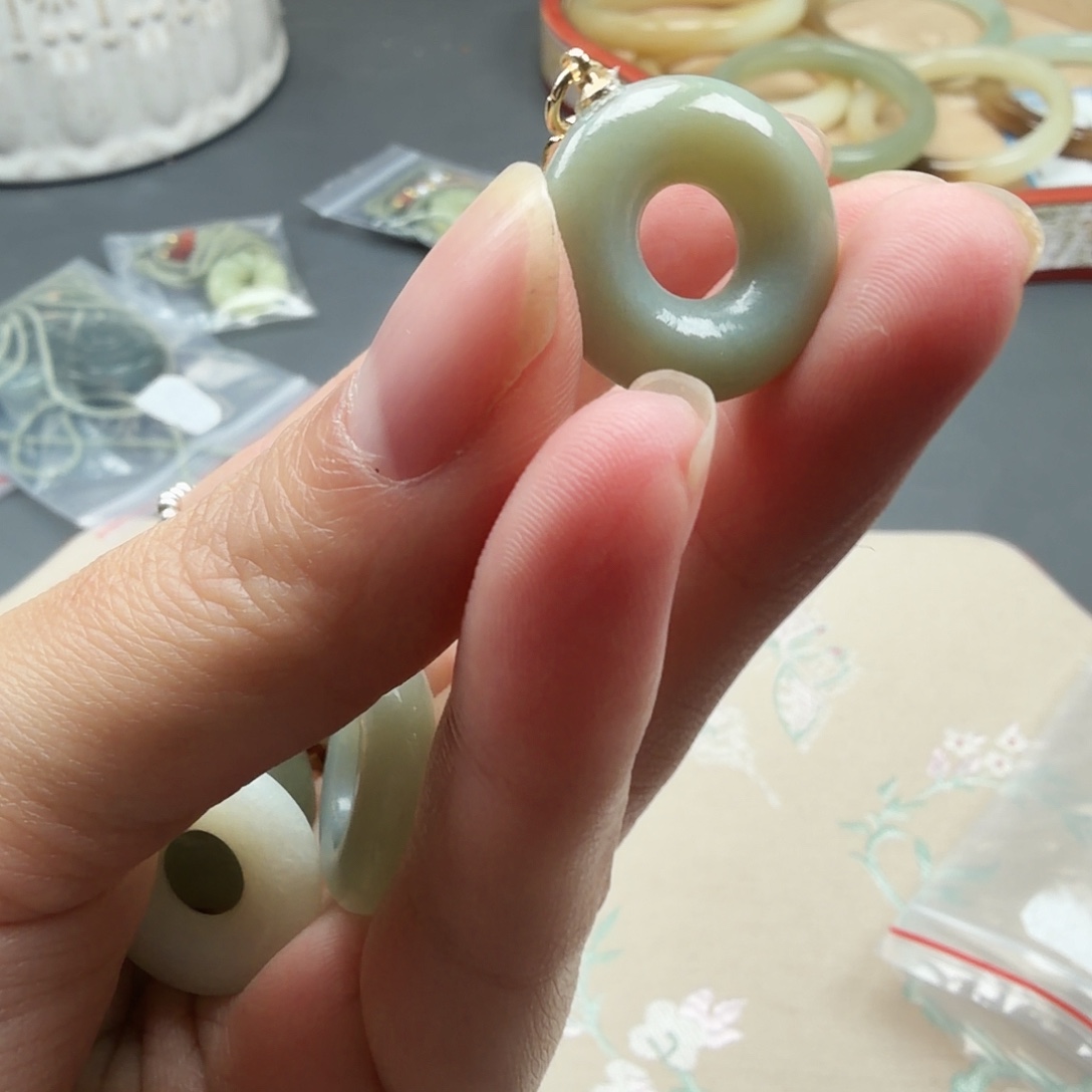 和田玉未镶嵌颈饰3