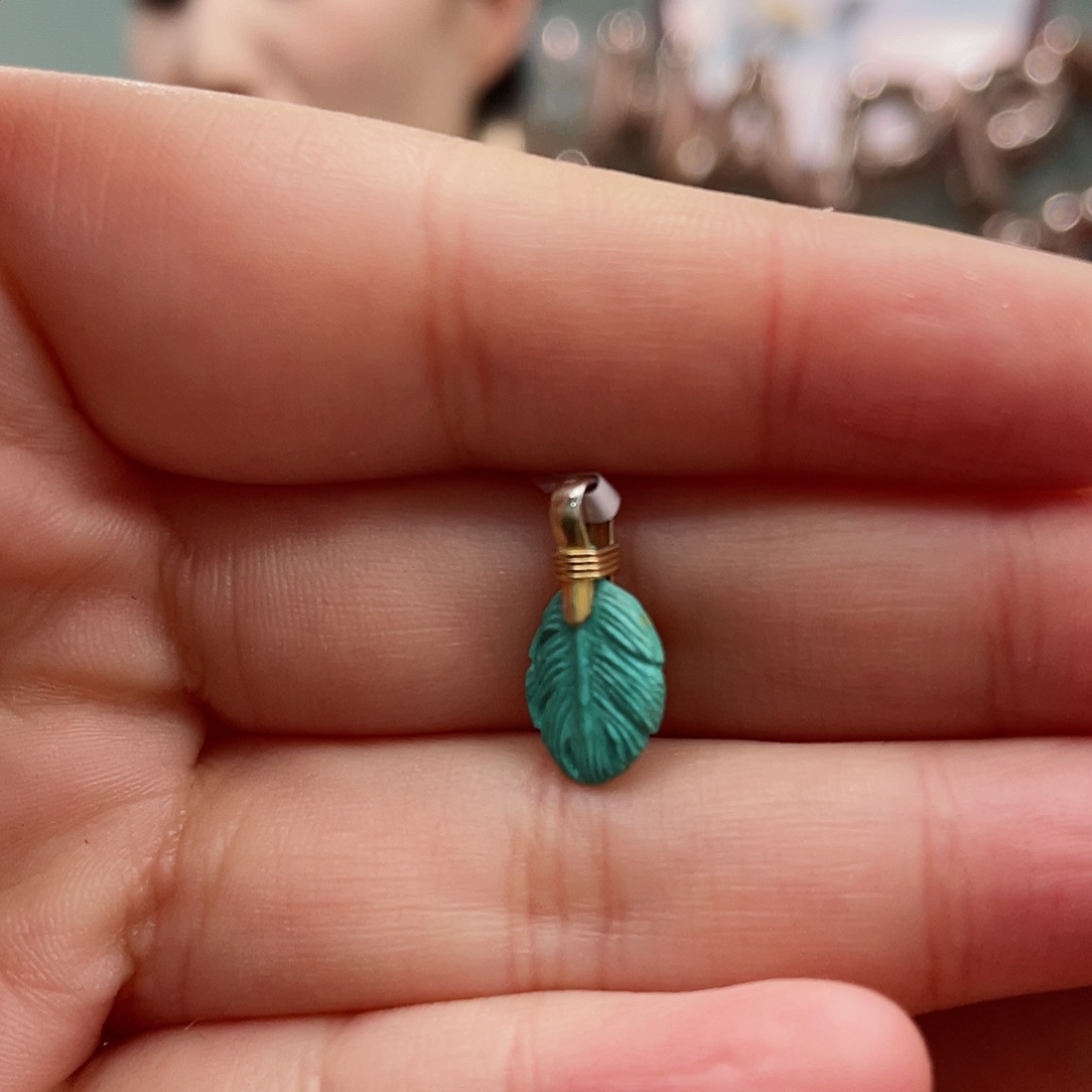 绿松石颈饰未镶嵌