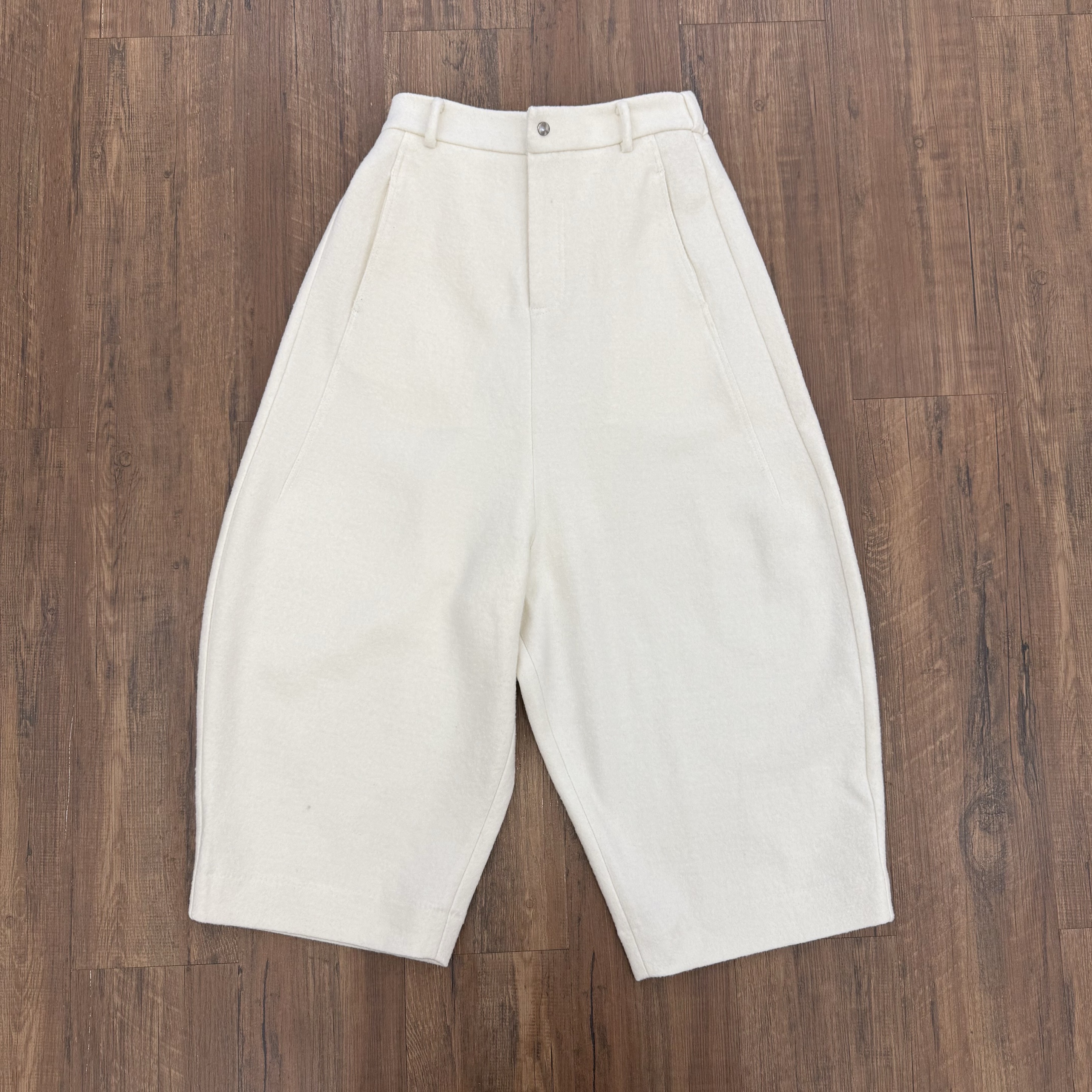 C8887早秋新款时尚设计师款休闲弯刀裤