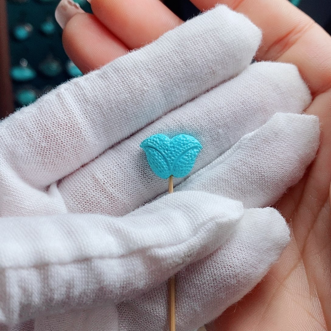 未镶嵌绿松石颈饰