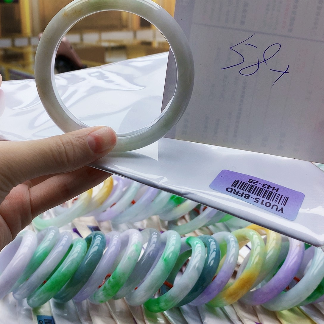 翡翠未镶嵌手镯bjj