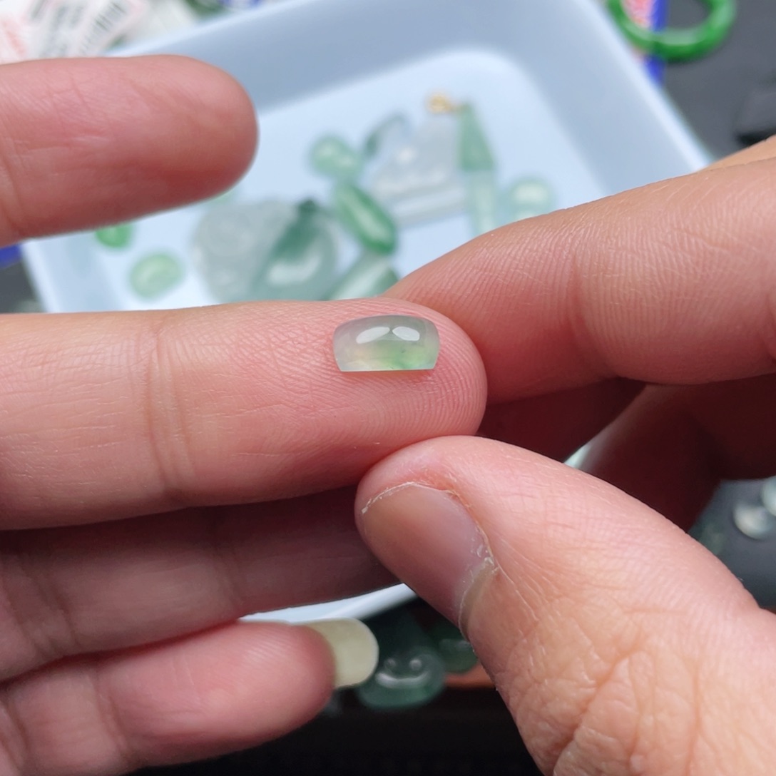 翡翠颈饰未镶嵌缅甸翡翠