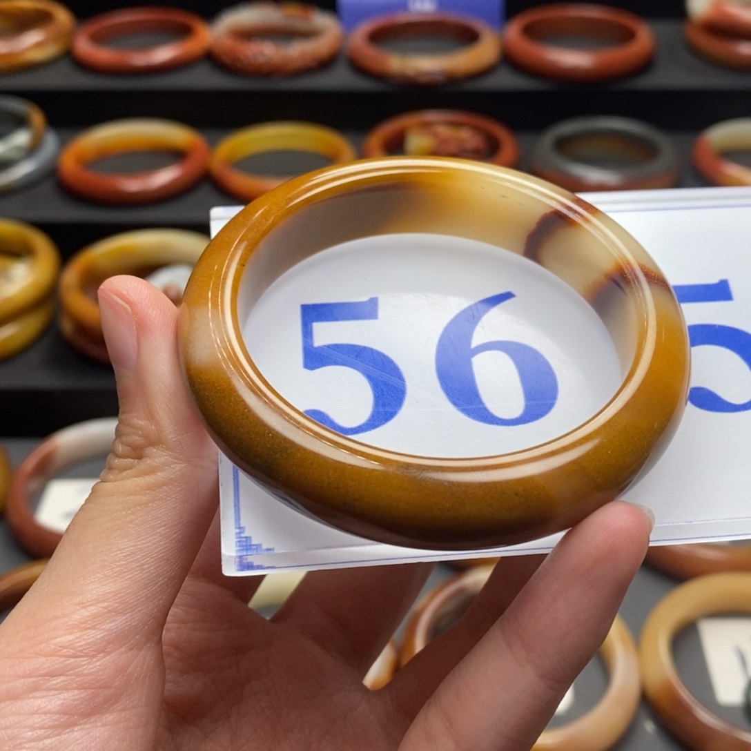 石英质玉（黄龙玉）手镯未镶嵌