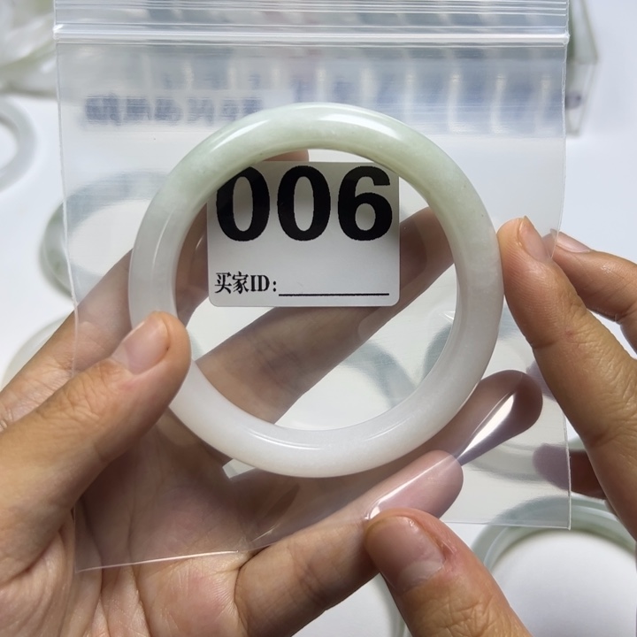 未镶嵌手镯石英质玉