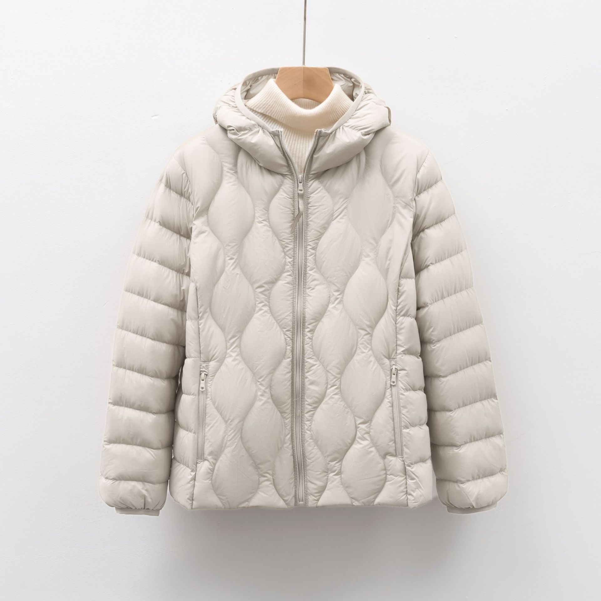 蒙口潮服绒新国标装秋冬新款轻薄羽绒服波浪纹保暖羽绒服女
