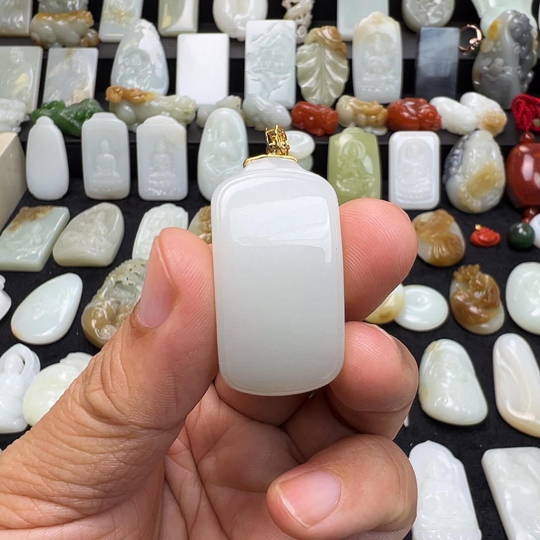 和田玉未镶嵌颈饰