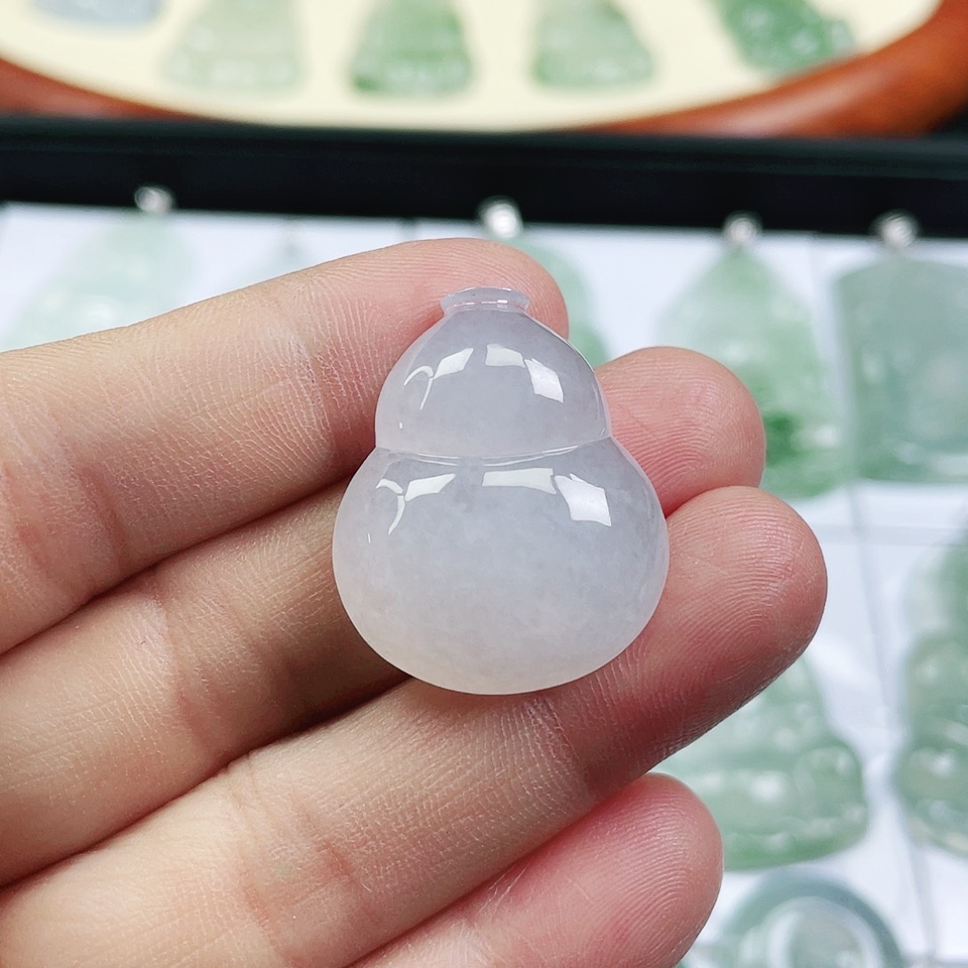 翡翠颈饰未镶嵌葫芦吊坠