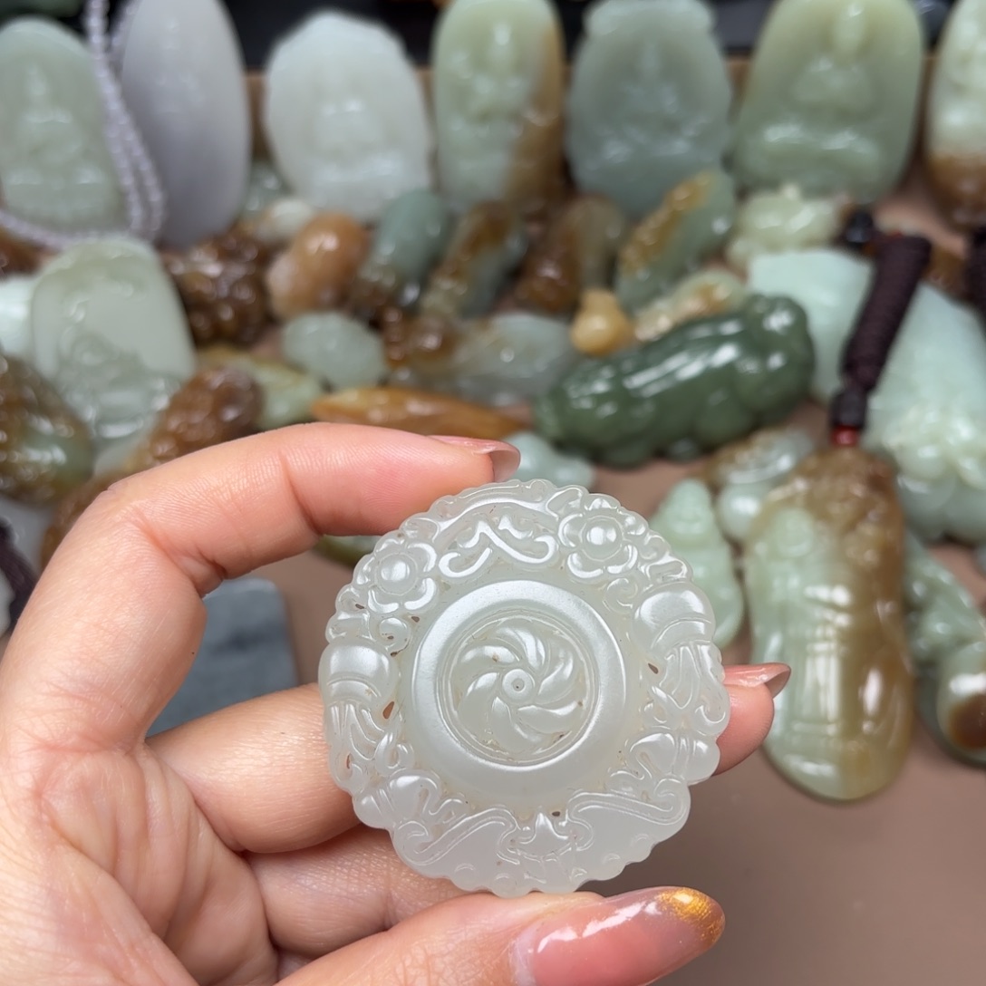 和田玉颈饰未镶嵌