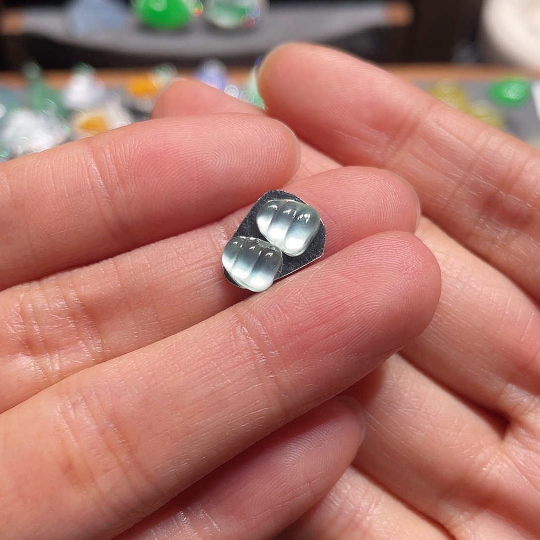 定制翡翠未镶嵌炸光玻璃豆子一对