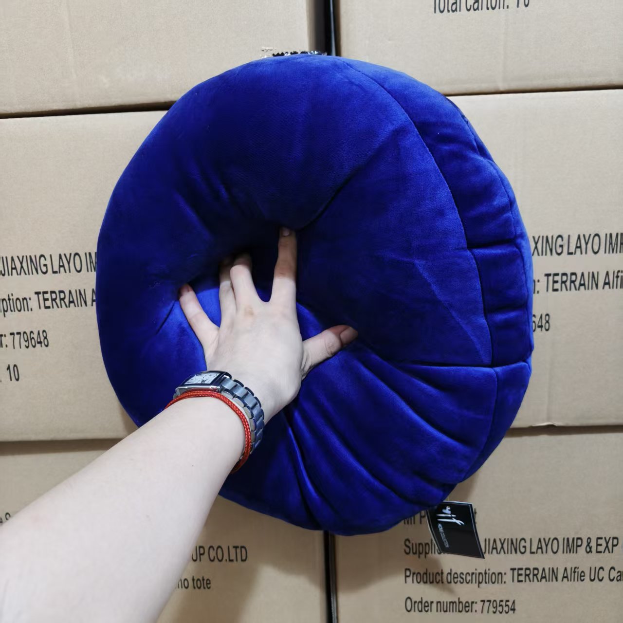 无异味！超软柔！圆形抱枕/坐垫  不挑色发1个