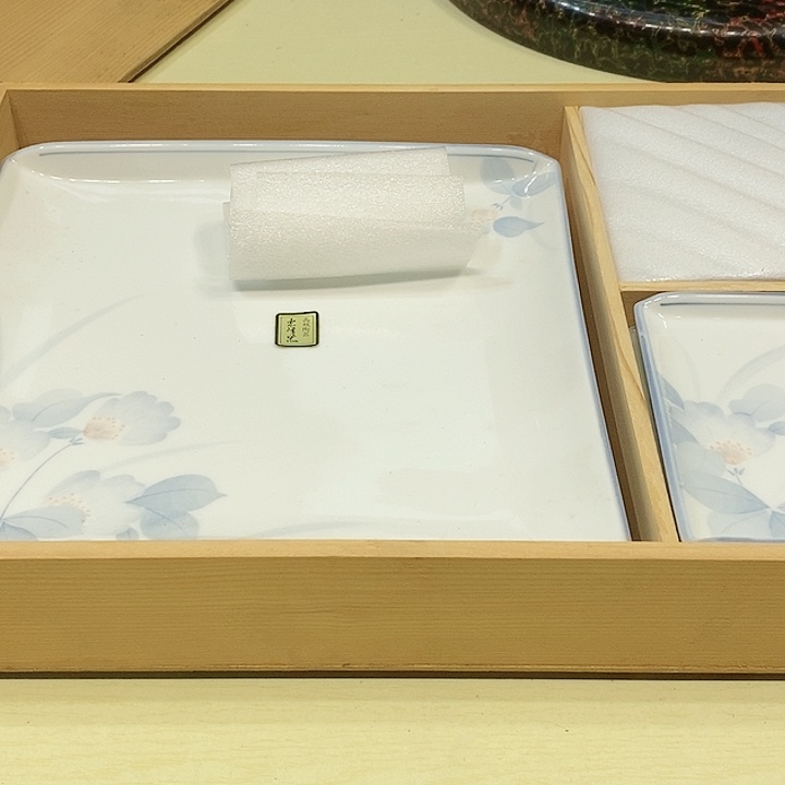 茶具瓷器杂项如图所示