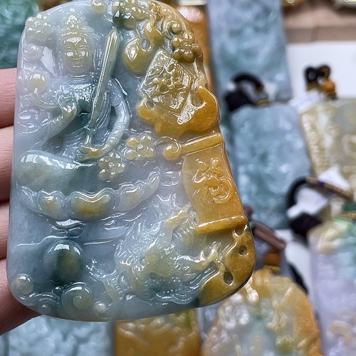 知***哥翡翠未镶嵌颈饰天然
