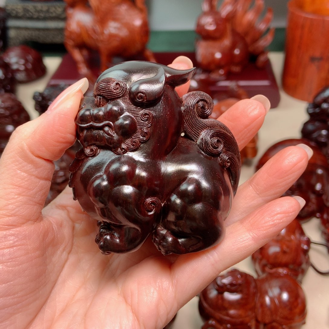 檀香紫檀（小叶紫檀）。