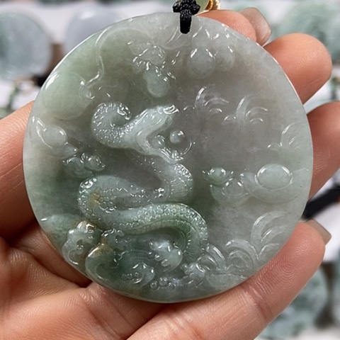 翡翠颈饰未镶嵌蛇牌福利有棉感福利
