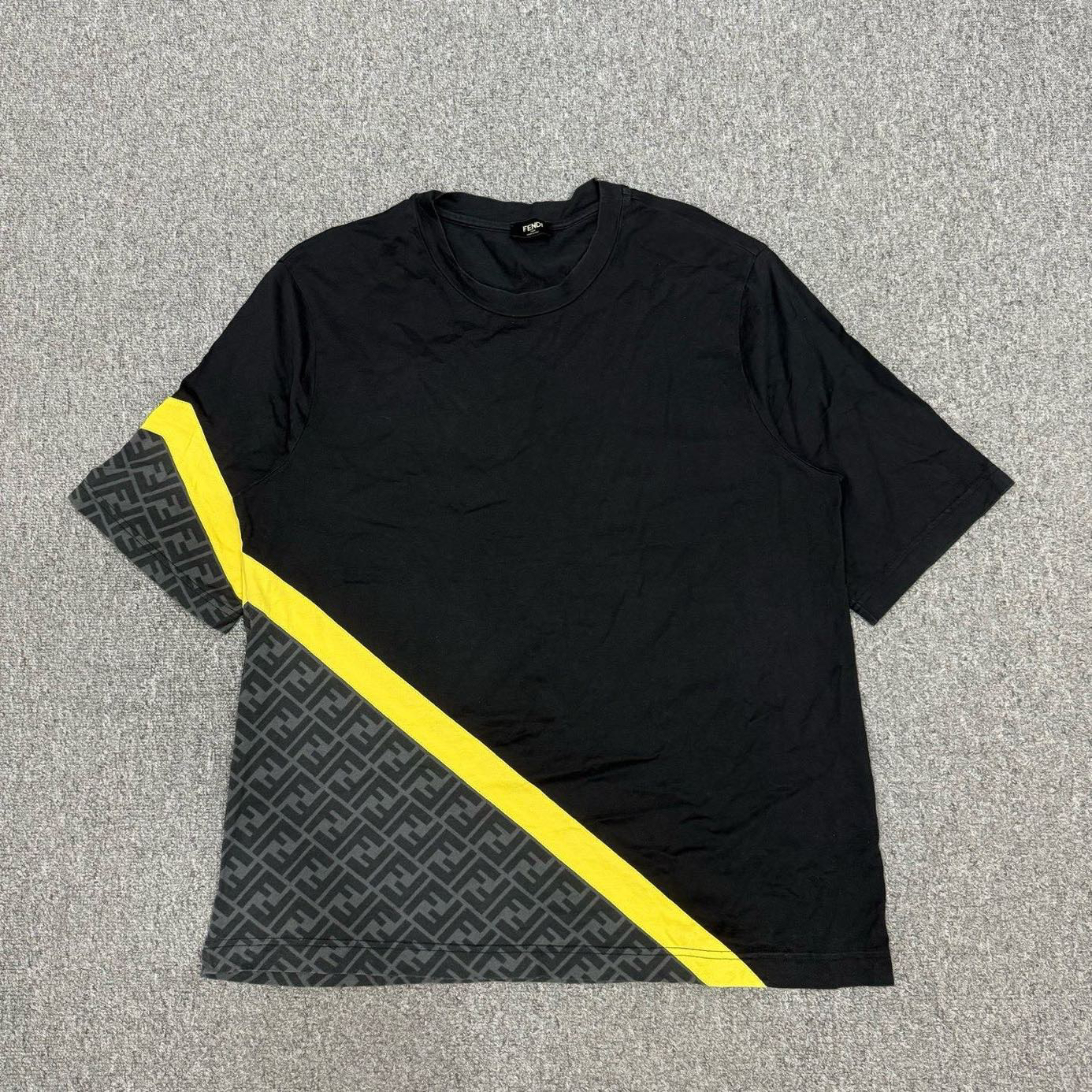 99新 FENDI/芬迪 14439812 芬迪 黑色老花双F拼接logo短袖 L码