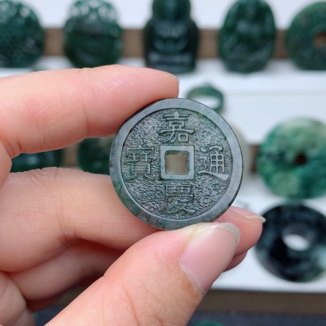 独山玉未镶嵌颈饰