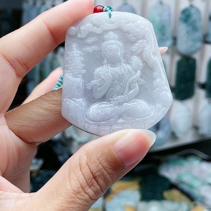 颈饰足铂镶嵌翡翠翡翠