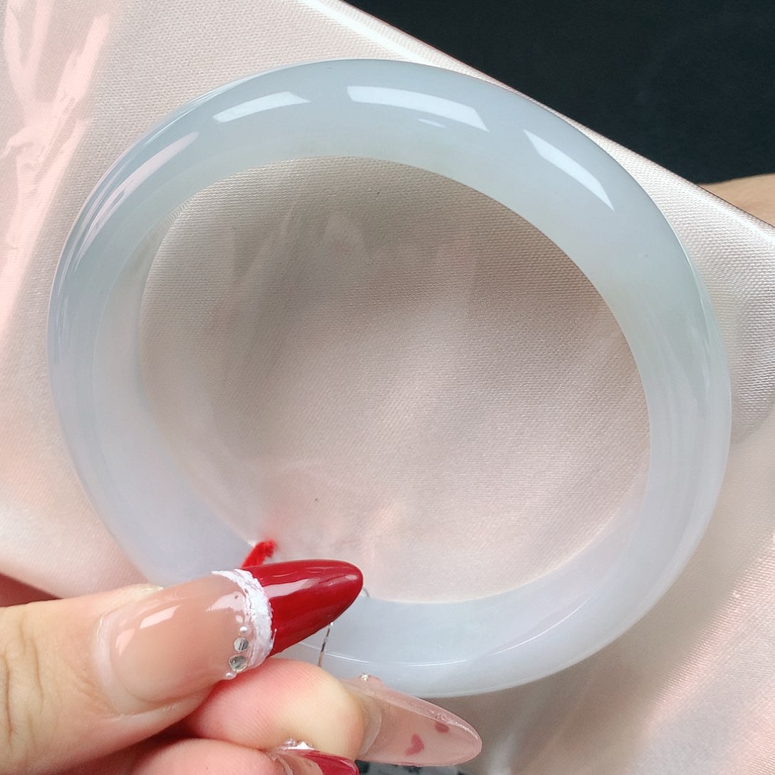 翡翠手镯未镶嵌57圈