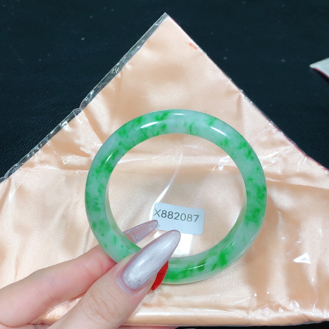 翡翠未镶嵌手镯天然翡翠手镯04