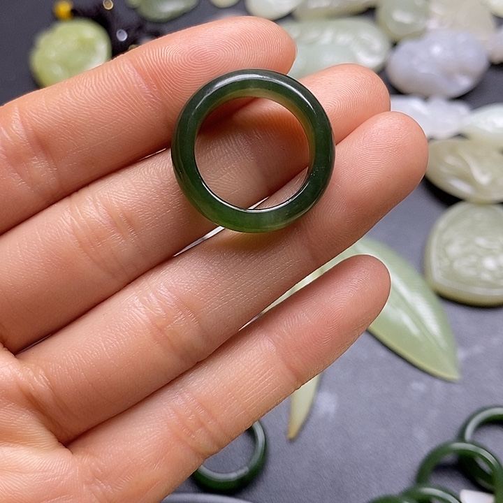 颈饰未镶嵌和田玉灵*