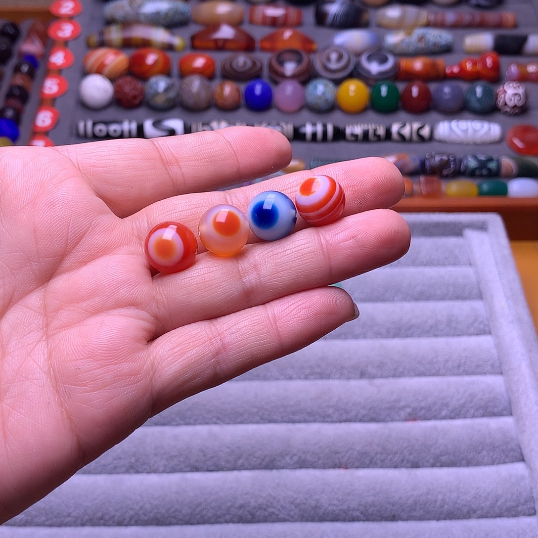 伍***佳玛瑙/玉髓未镶嵌颈饰