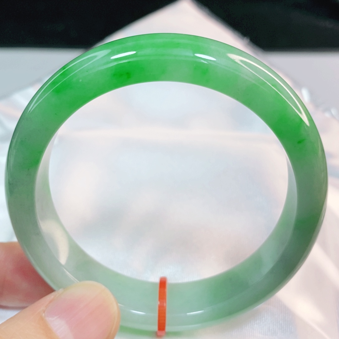 翡翠手镯未镶嵌52.4圈口正圈