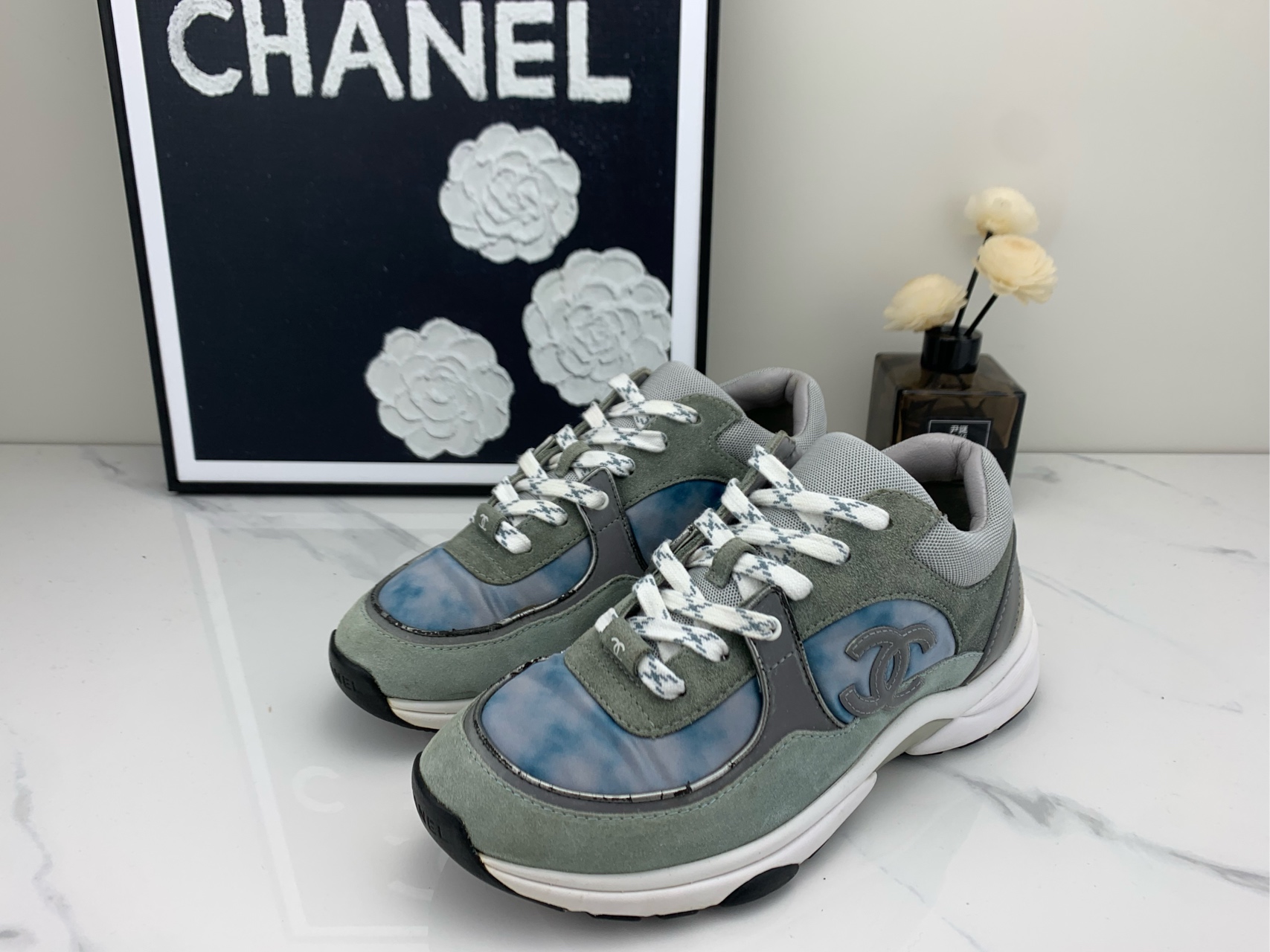 95新 Chanel/香奈儿 灰蓝扎染徽标 运动鞋37码/jm00273