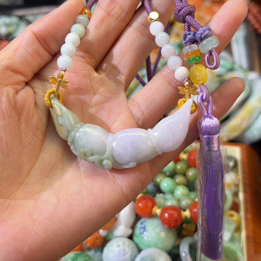 翡翠颈饰未镶嵌待编款